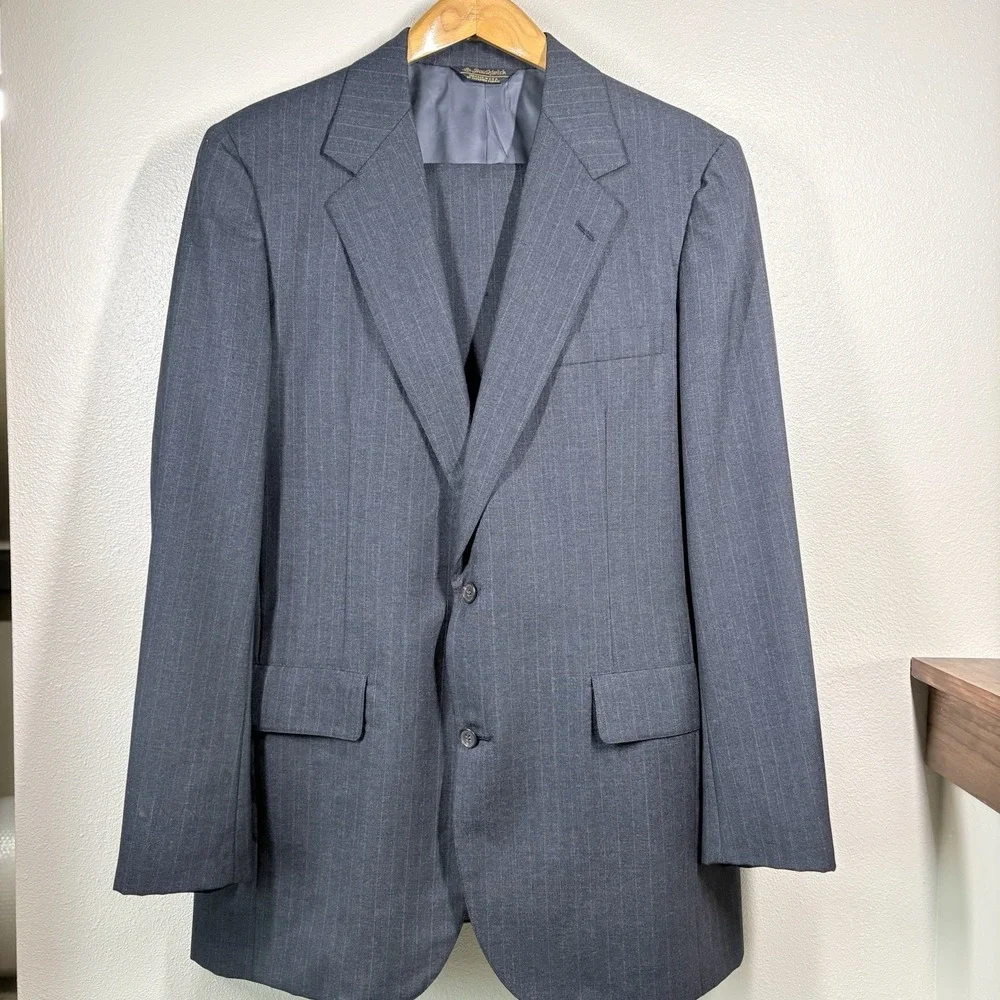 RARE Vintage Southwick 2 Piece Dark Gray Striped  Wool Suit 44R 39x31 Lined Read